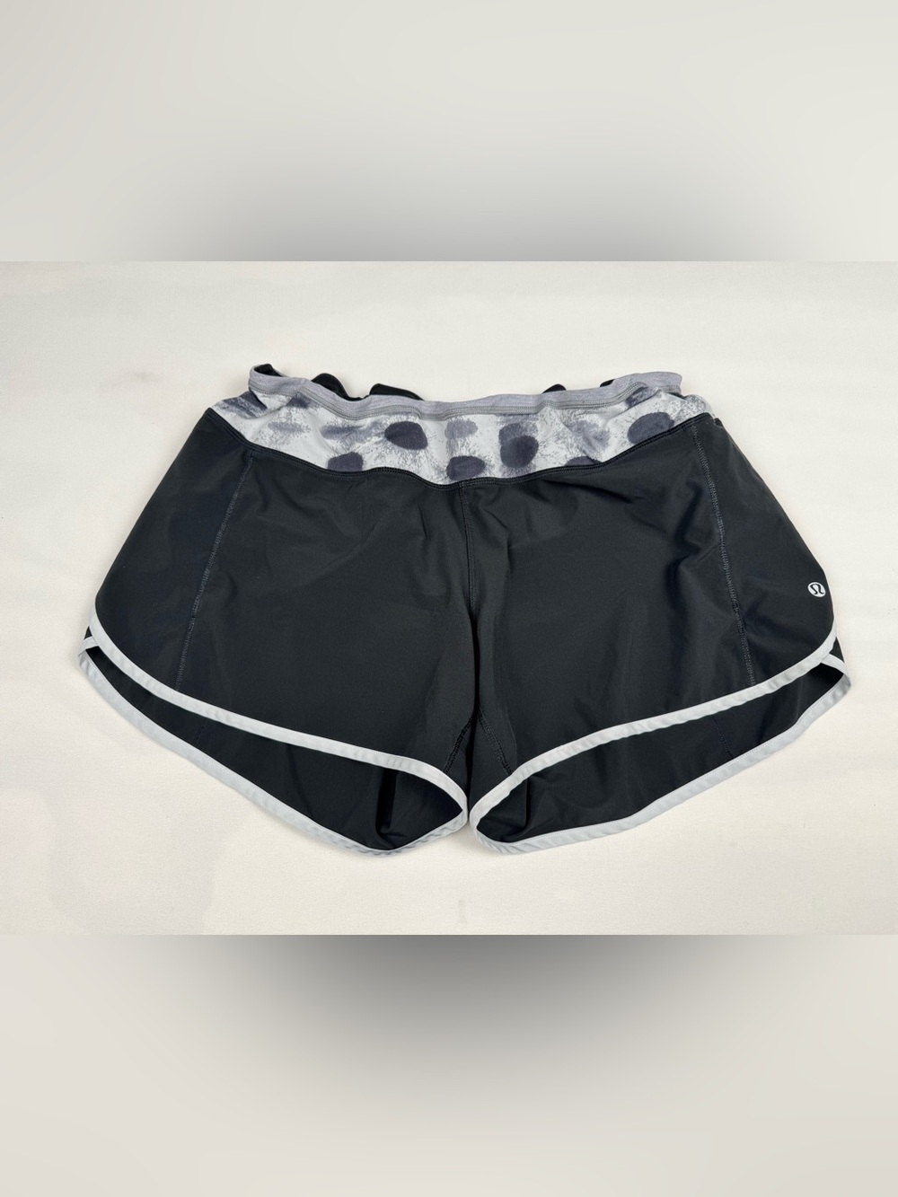 Lululemon Turbo Run Short Black White Seaside Dot Women’s 12